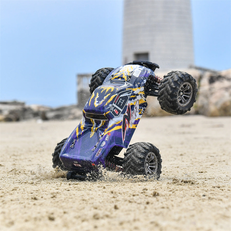 HM164 rc car running on sand